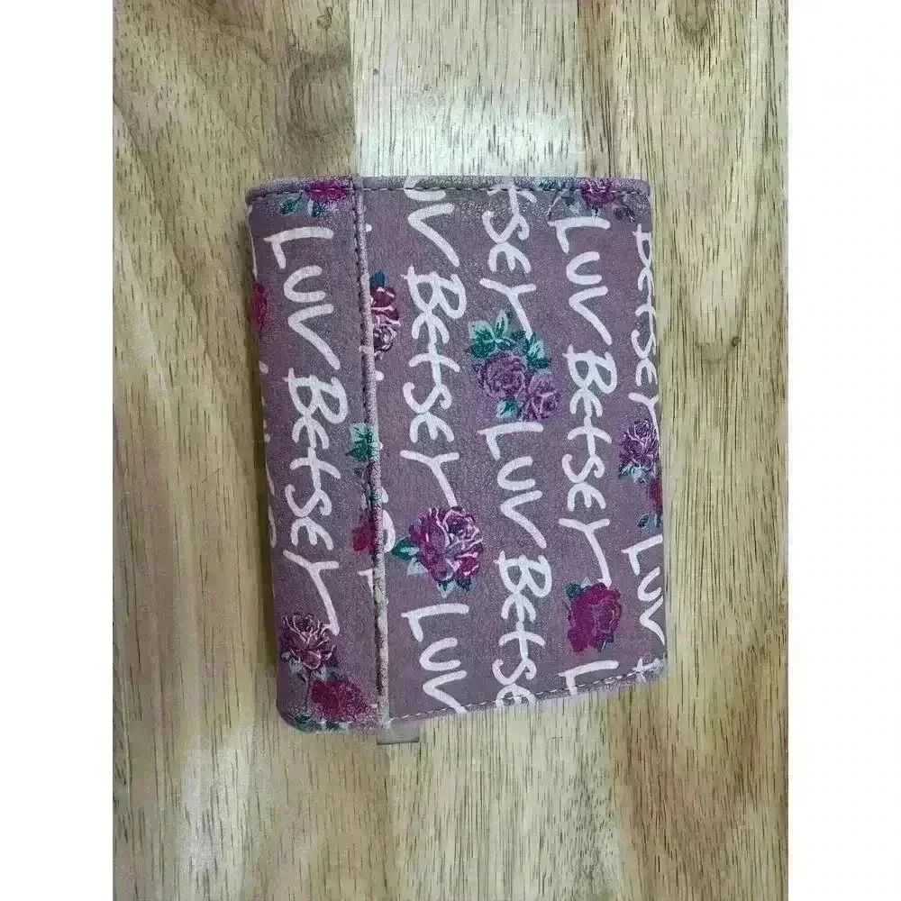 Luv Betsy‎ Johnson Floral Tri-Fold Wallet - Purple & White